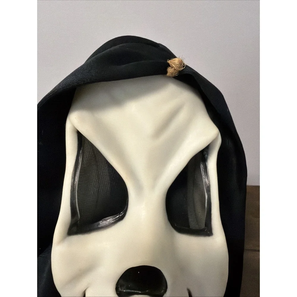 VTG 90s/Y2K Scream Mask Fun World, Smiling/Grin Ghost Face Glow-In-The-Dark 9206